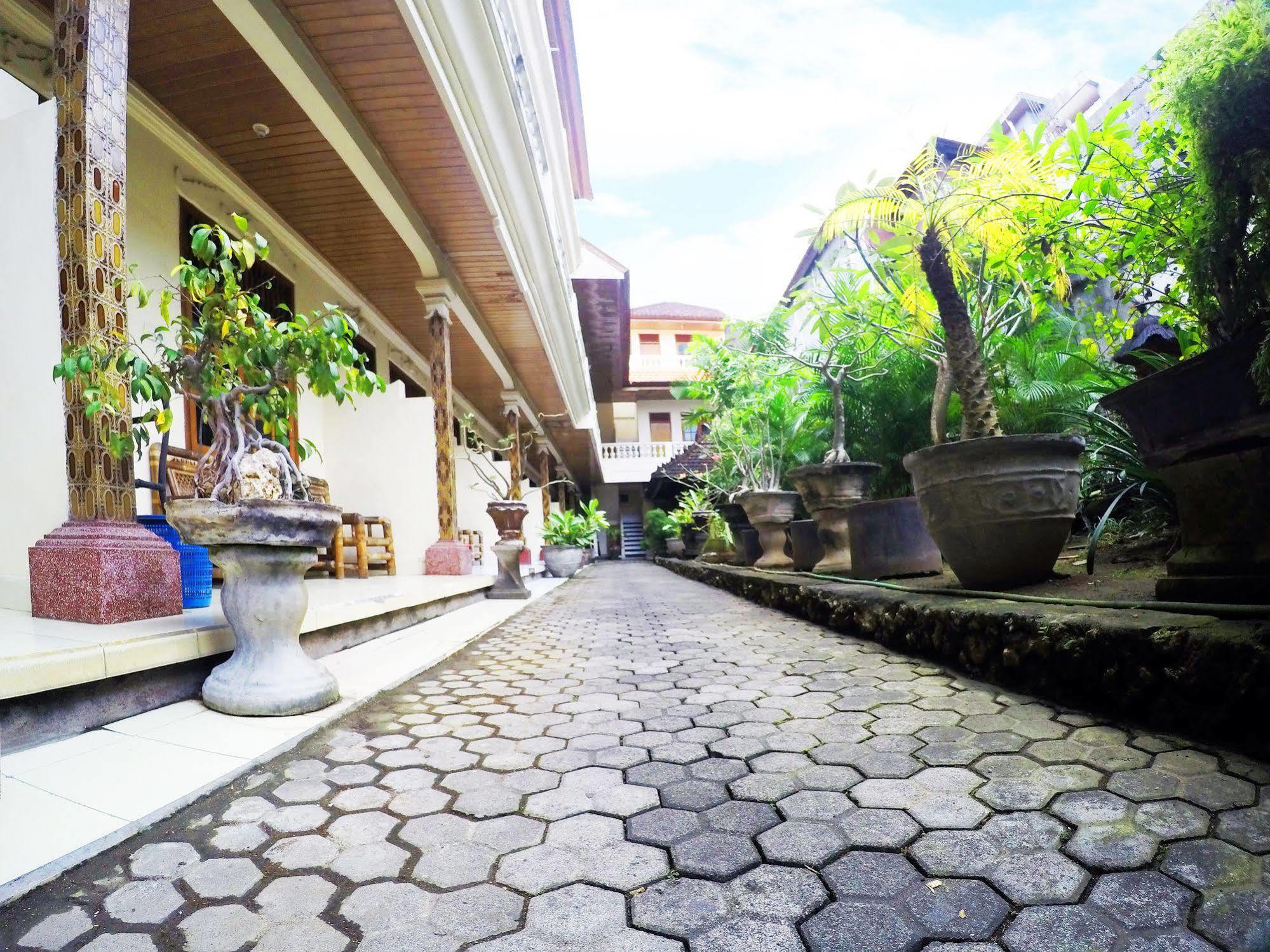Bali Manik Beach Inn Kuta  Luaran gambar